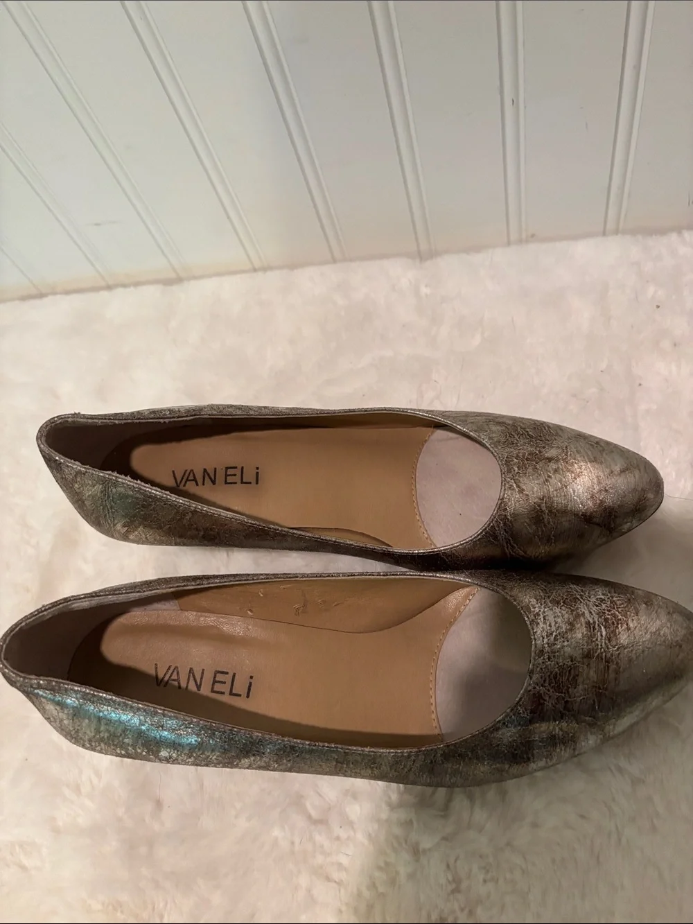 Van Eli Women’s Metallic Variated Metallic Gold Leather Pumps Sz 5 1/2